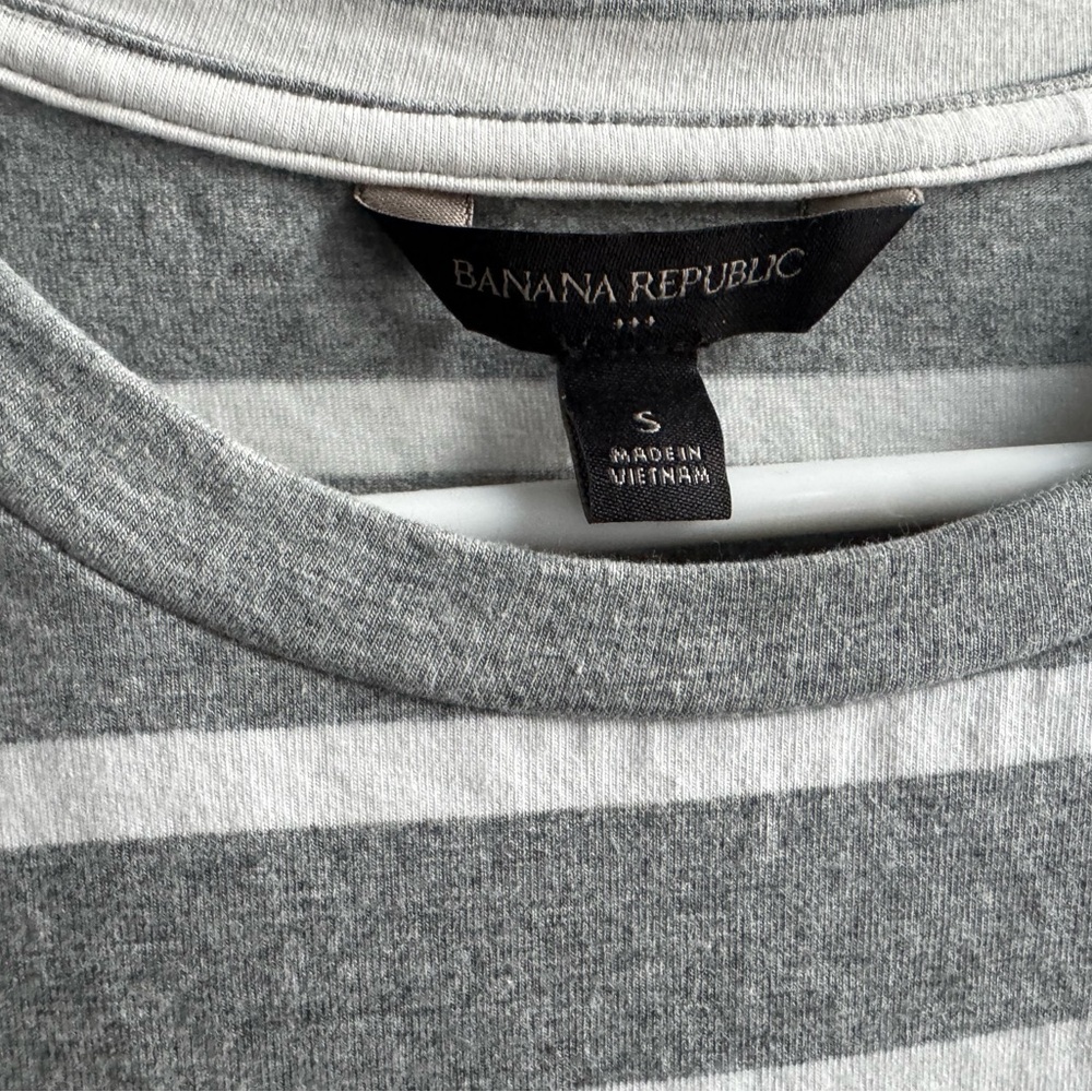 Banana Republic Gray and White Striped Tee - Picture 3 of 3